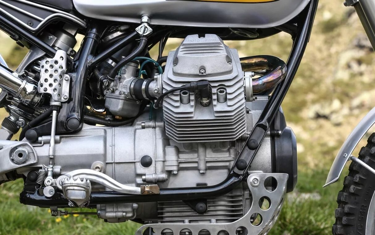 Мотор эндуро. Moto guzzi эндуро. moto guzzi v85 custom. мото guzzi эндуро 1990. мото guzzi эндуро 400 сс.