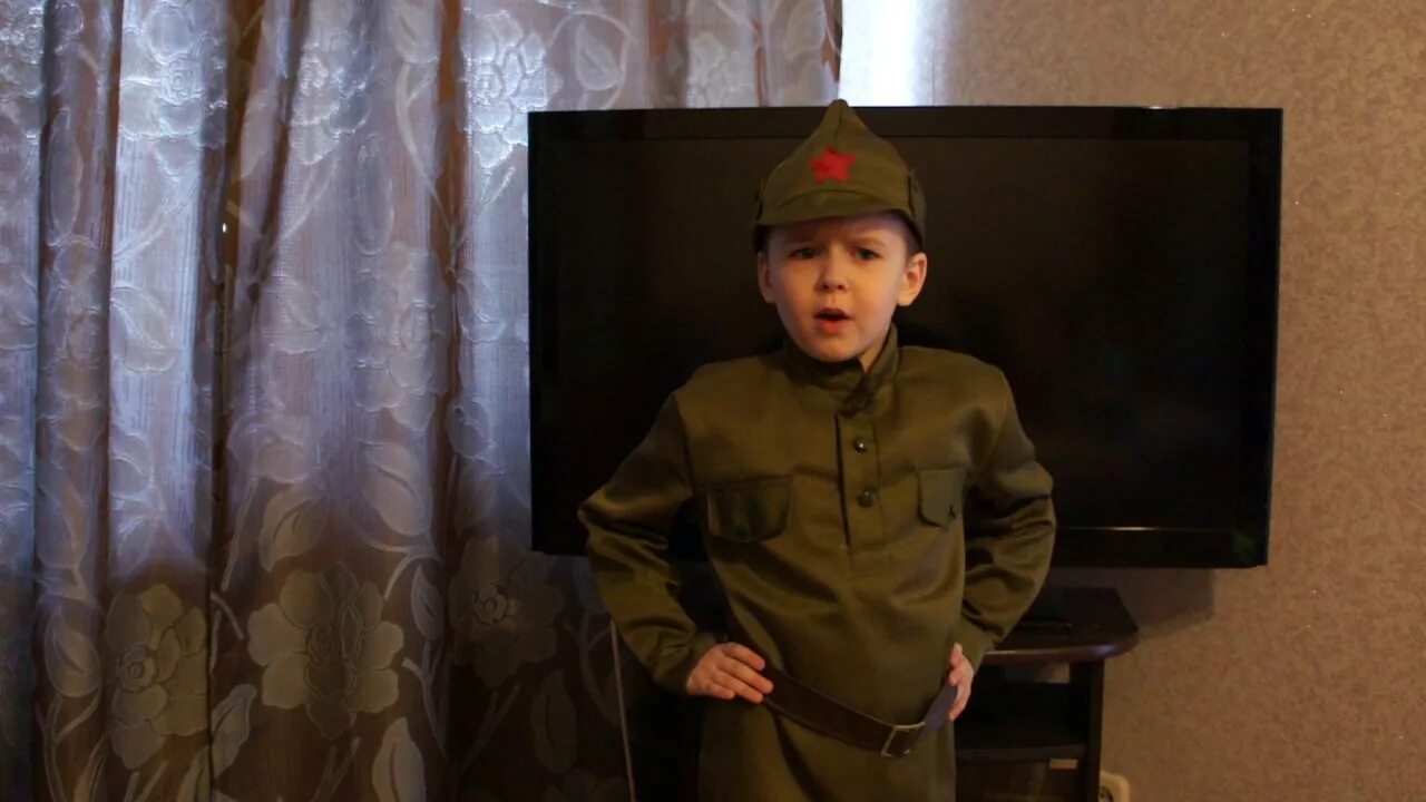 Ты не бойся мама ноты. Мальчик в военной форме иллюстрации. Мамин защитник. Та не бойся мама. Та не бойся мама.