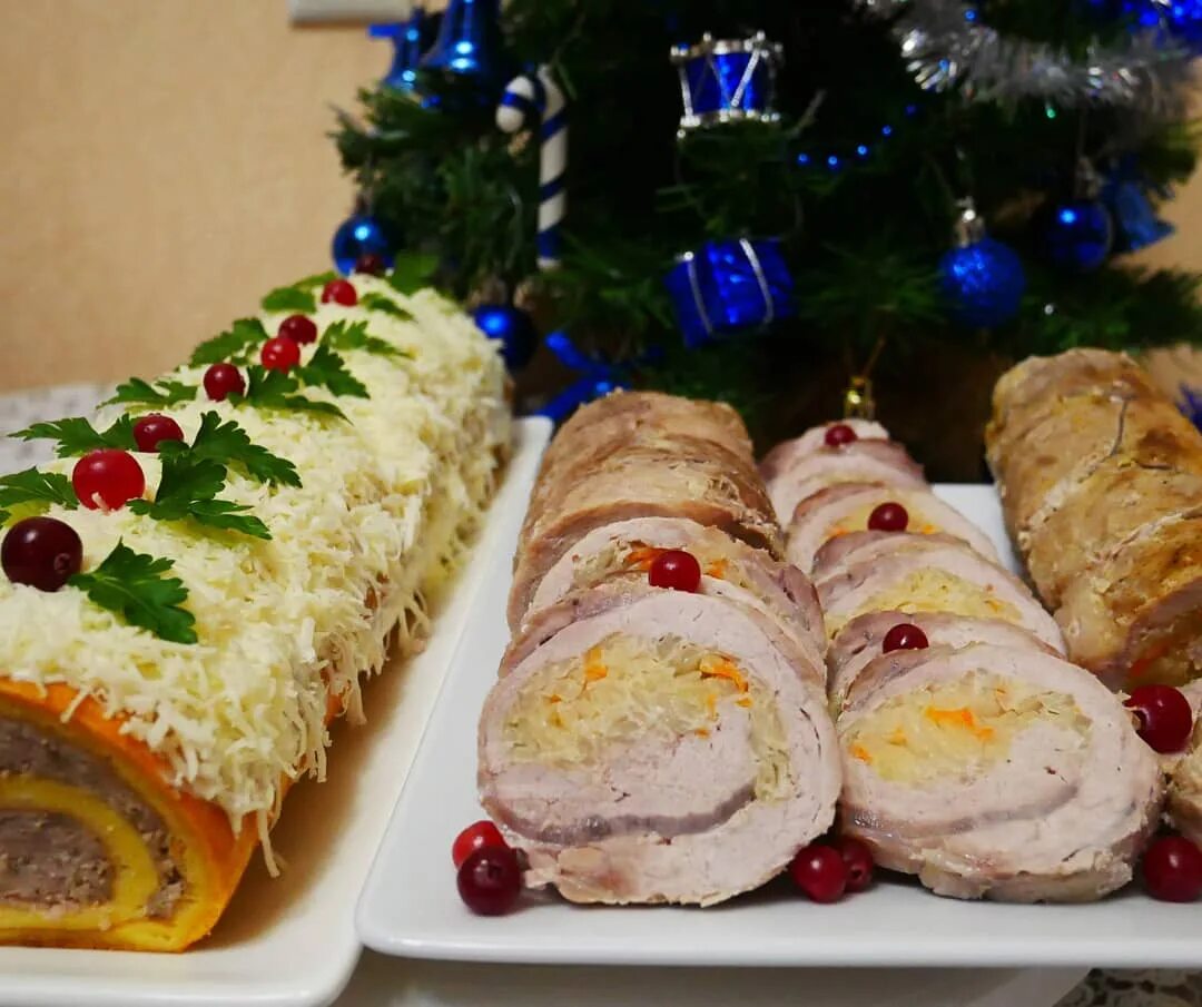 украсить мясной рулет. рулет праздничный. рулет из индейки. мясные блюда на новогодний стол. новогодние рулетики из лаваша.