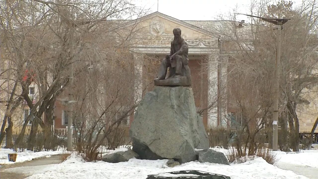 Бажова поселок Копейск. Памятник Бажову в Копейске. ДК Бажова Копейск. Памятник Бажову в поселке Бажово. Копейск бажово