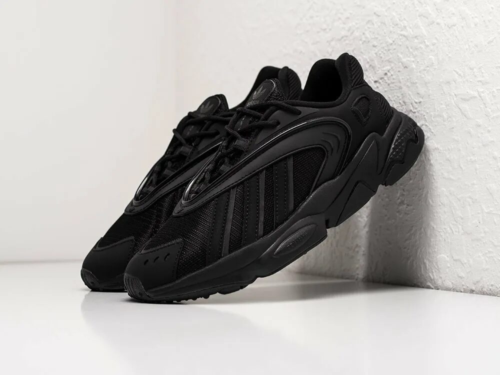 Adidas Ozelia w. Адидас ИЗИ 700 v3. Adidas Yezzy v3.