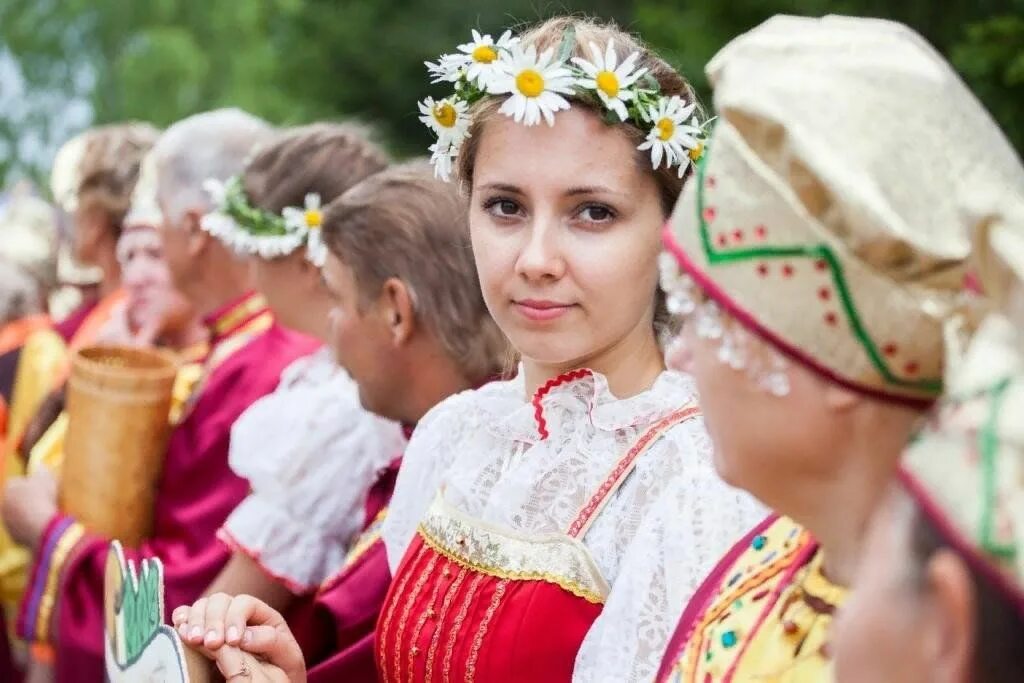 Нивхи коренные жители сахалина. Пушкинский день открытки. Если мой народ смирится пред мной молитвы вознесет. Ей народ мой. Ей народ мой.