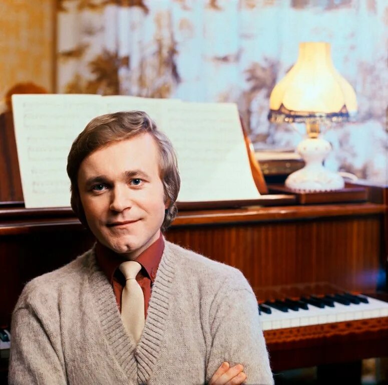 Композитор программы время. Евгений мартынов. евгений григорьевич мартынов. мартынов евгений певец. евгений мартынов советский эстрадный певец, композитор, музыкант.