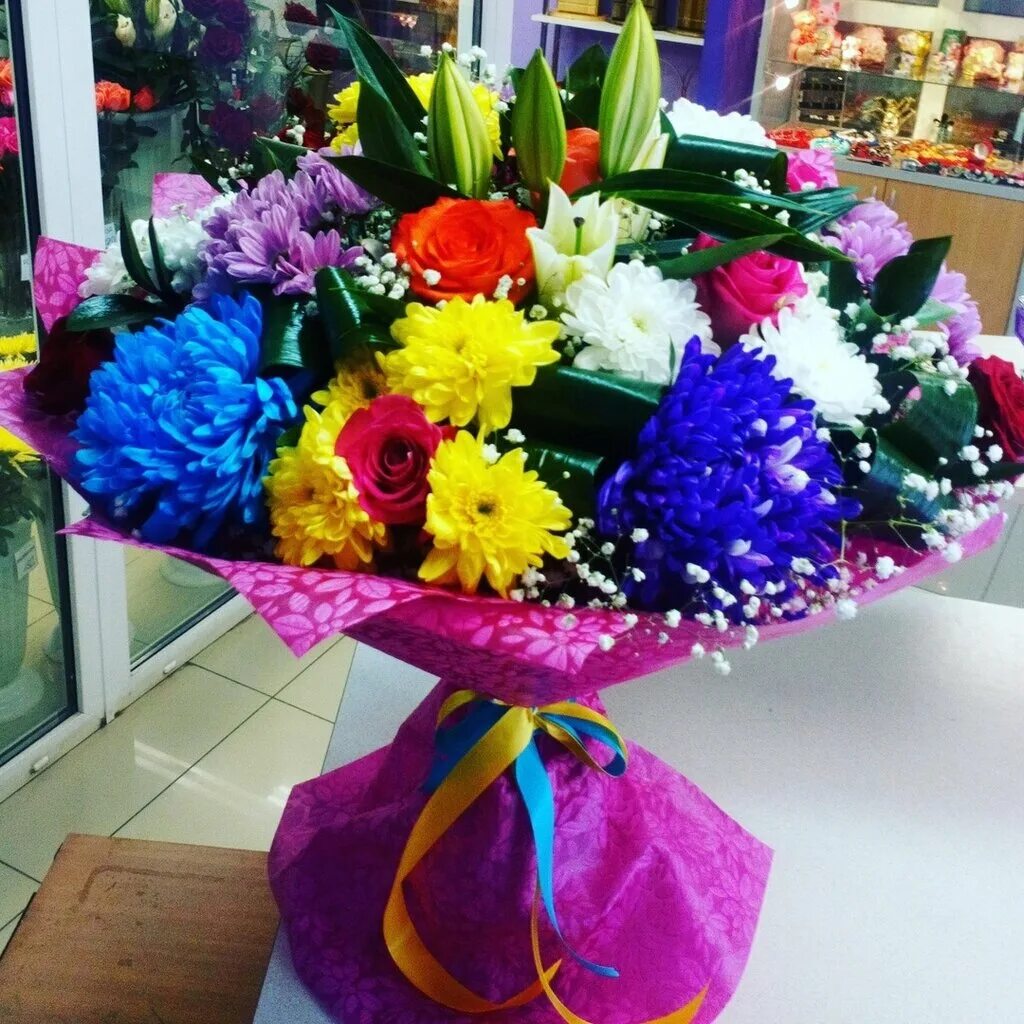 Цвета екб. Айдентика города екатеринбург. Букеты в магазине. Рф екатеринбург репина. Цветы екатеринбург.