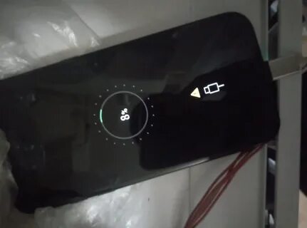 Samsung желтый треугольник