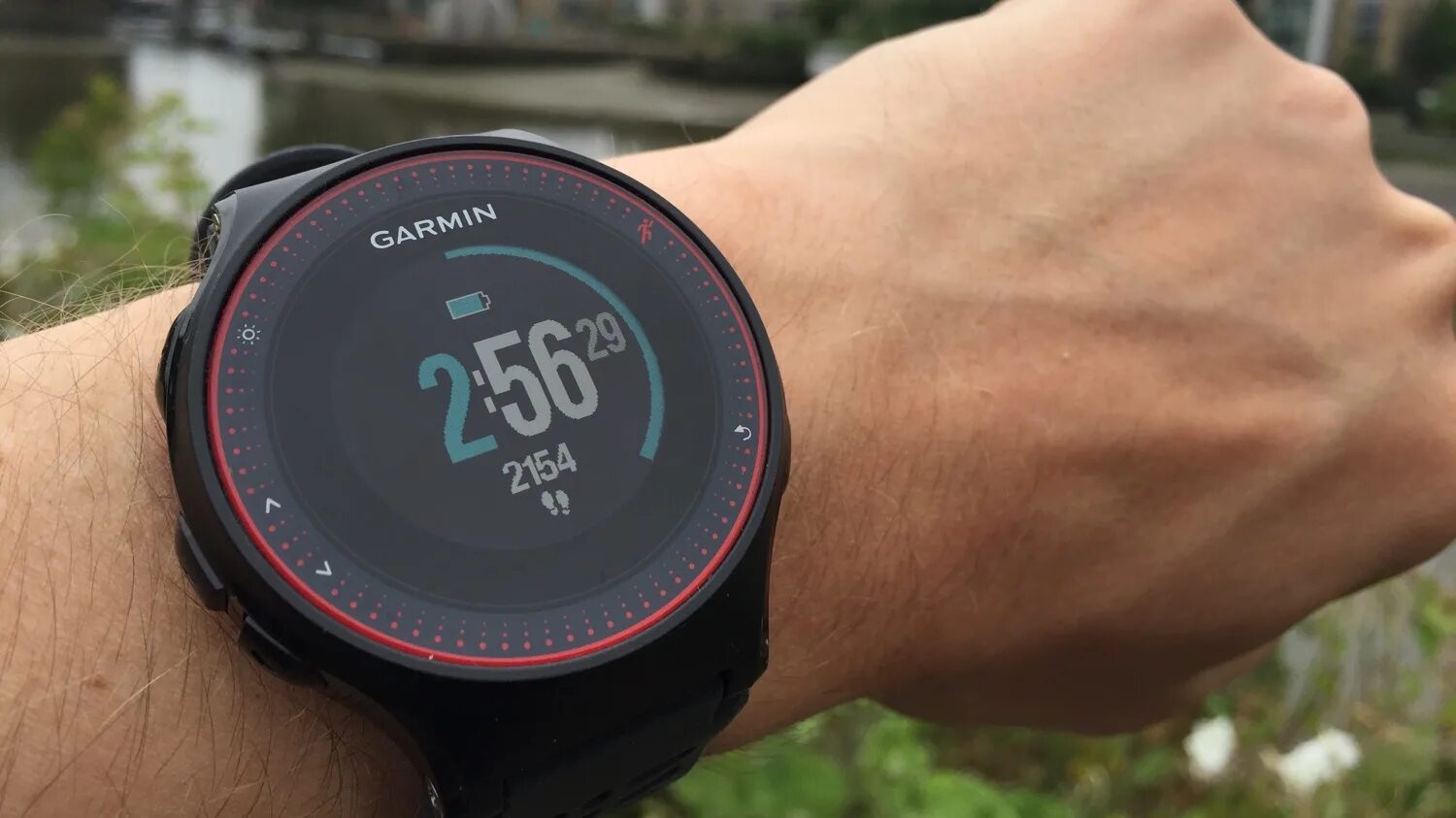 Выбираем часы гармин. Часы Garmin Forerunner 235. Часы Garmin Фореруннер 255. Гармин 245 Forerunner серые. Garmin Forerunner 255 (010-02641-11).