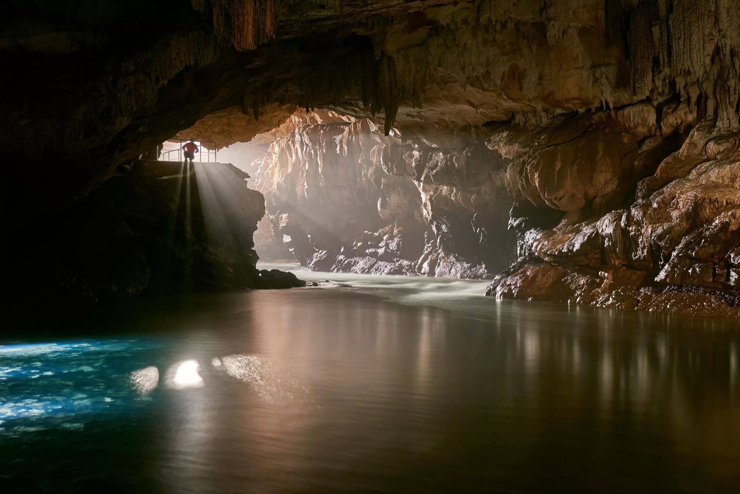 Caves de. Пещера Постойна яма Словения. Пещера Морганс-Кейв. Пуэрто принцесса подземная река. Подземная река Пуэрто-Принсеса Филиппины.