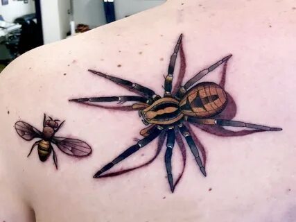 Сұлулық жақыннан түсірілген суретте өзінің кискасын көрсетті.