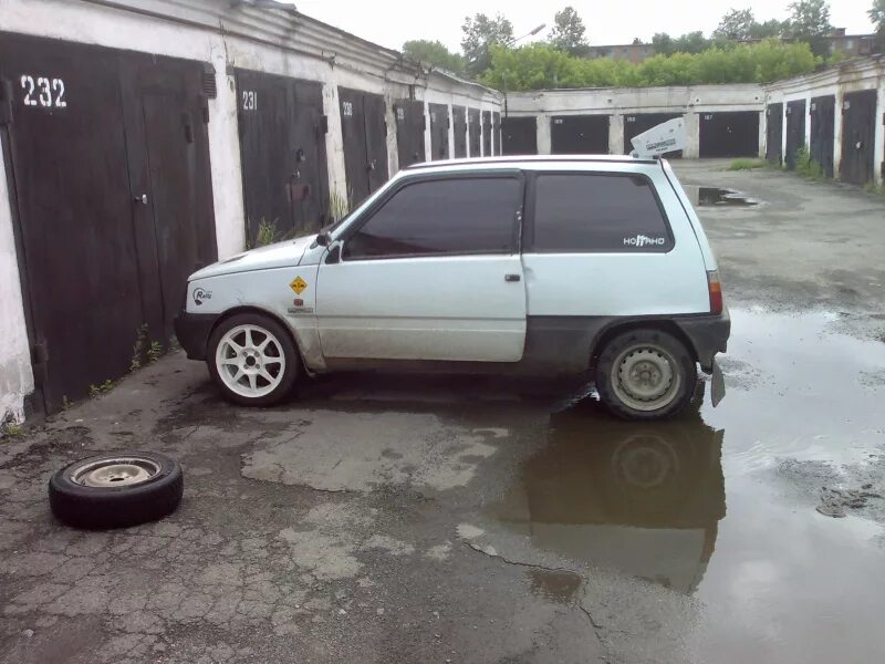 Не большие планы с Колесами. Lada 11113 Ока, 0,7 л, 2003 года колёсные диски D