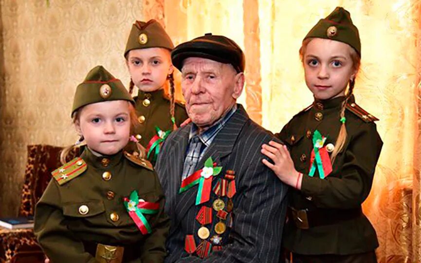 Натюрморт день победы. День победы коллаж. Фотоколлаж день победы. Ветераны и дети. Дети на параде 9 мая.