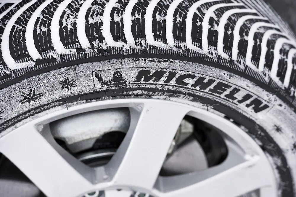 Michelin run flat. Michelin Pilot Alpin 5 XL. Michelin Pilot Alpin 5 SUV. Мишелин 285/45/21 v 113 Pilot Alpin 5 XL. Michelin Pilot Alpin 5 SUV 305/35 r21 зима.