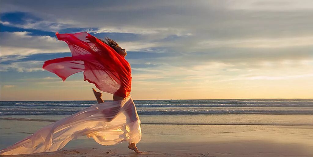 Радость рисунок. Души хочется чего нибудь хорошего. Души хочется чего нибудь хорошего. Золотая рыбка в руках. Рисунки со смыслом.