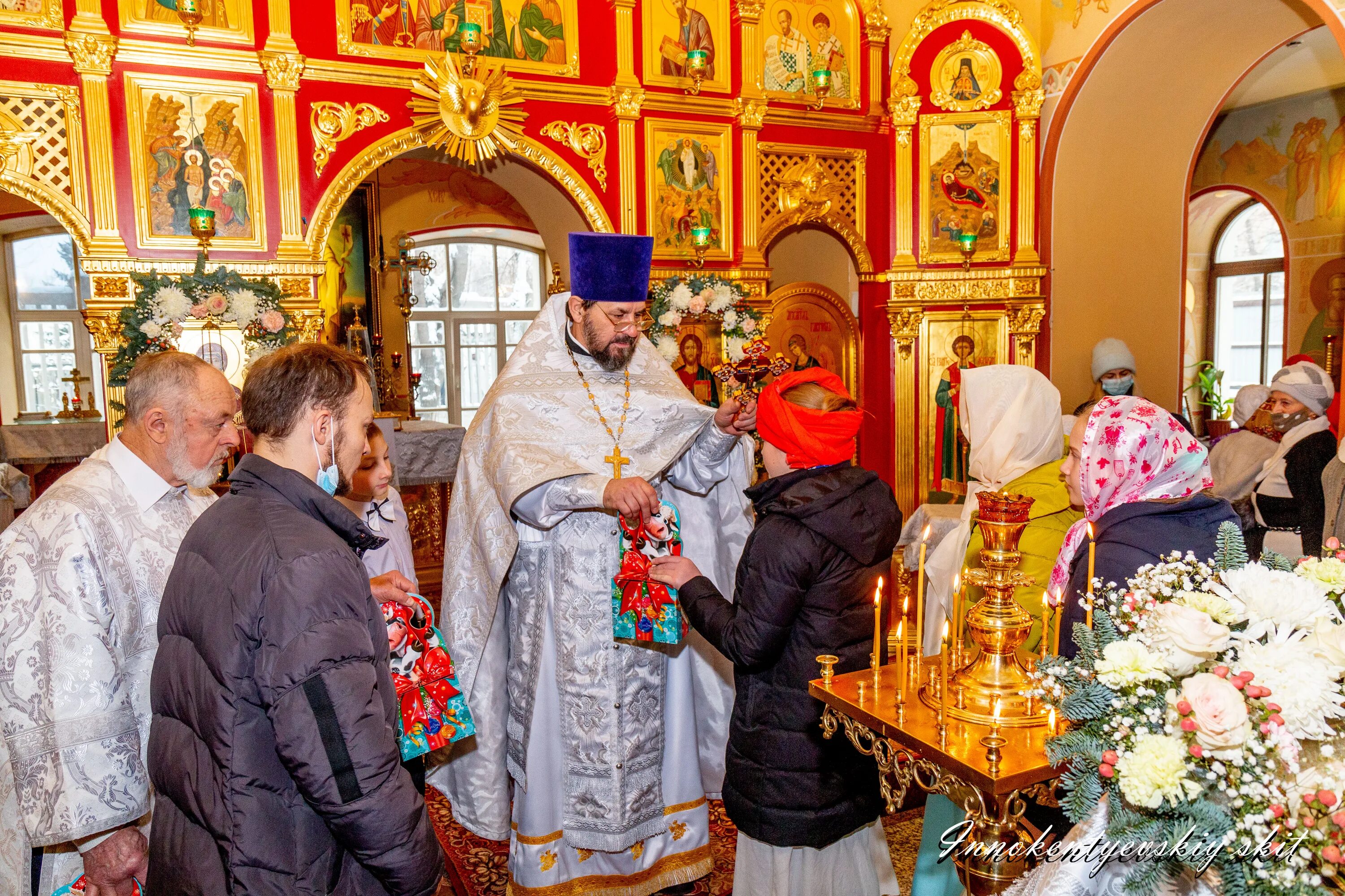 мощи иакова ростовского. электросталь богослужение в храме пантелеймона. расписание служб в храме пантелеймона. храм пантелеймона целителя мурманск. пантелеимоновский храм батайск.