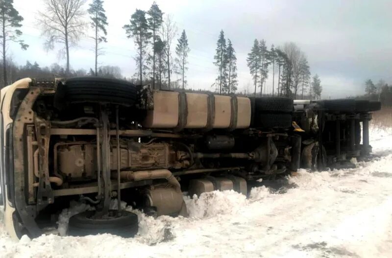 Дорога ошибок не прощает. Проишествия в Псковской обл. Дорога ошибок не прощает фото.