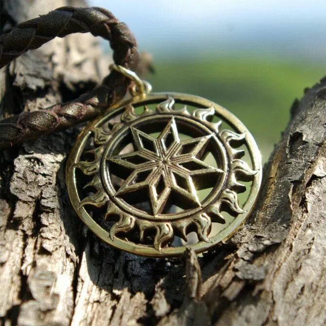 Славянский оберег макошь. Славянский оберег макошь. Амулет славянский всеславец. Свадебник славянский символ. Макошь славянская богиня оберег.