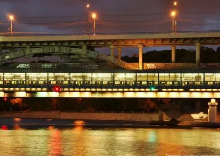 Москва река станция метро