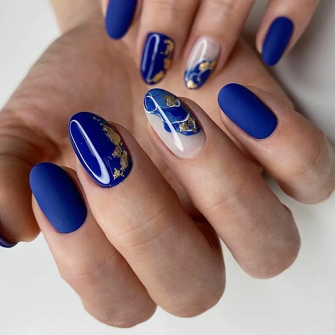 николас голицын красный белый и королевский синий. синий маникюр. синие ногти маникюр. синий маникюр 2023. Blue 2023.