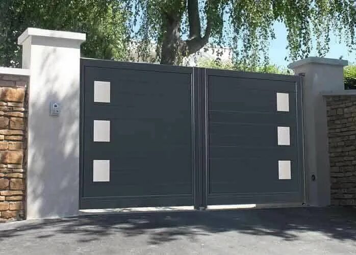Откатные ворота - купить в СПб в AlexGate. С электроприводом и автоматикой.
