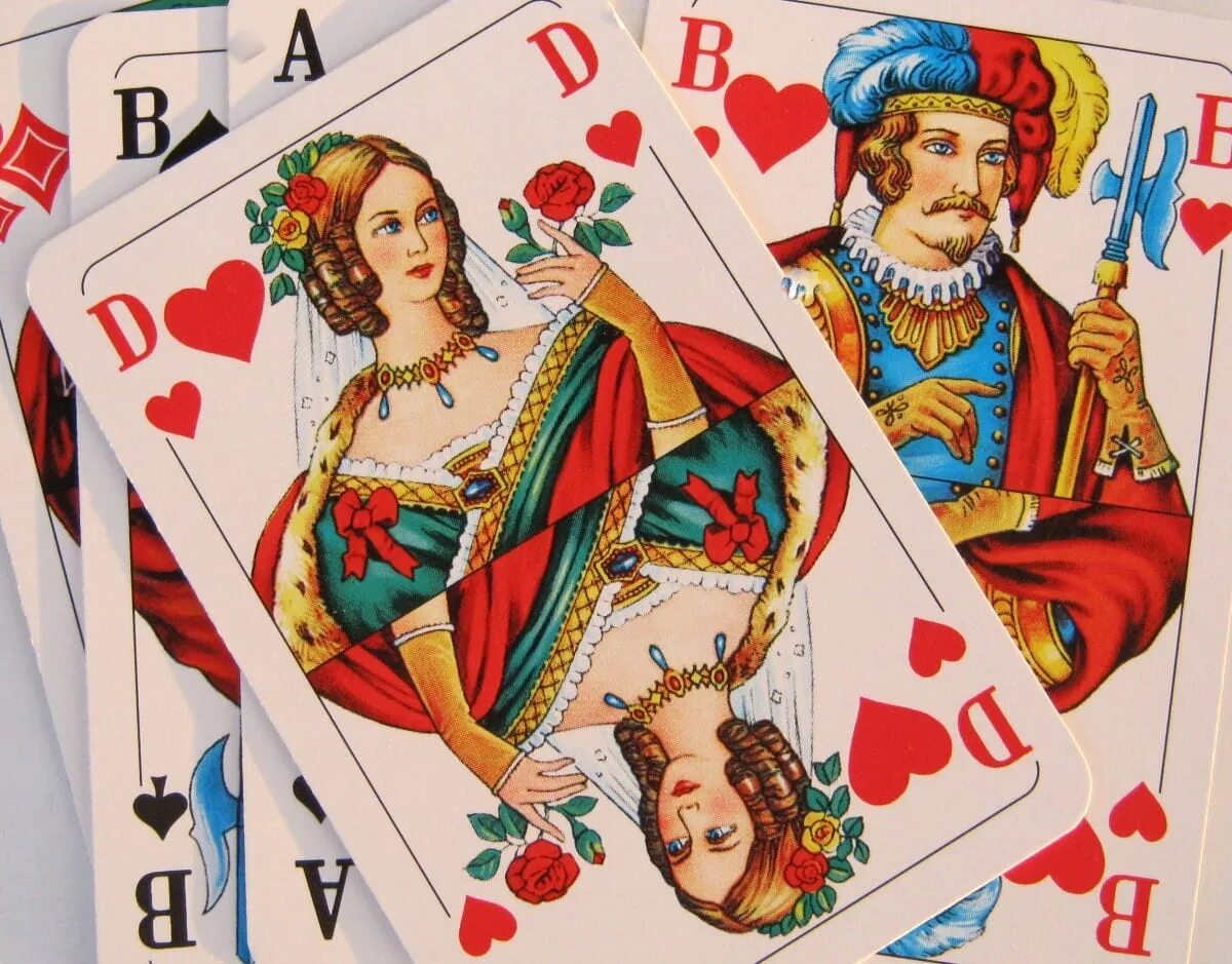 Будущее игральных карт. Король дама валет карты. Валет Король туз. Карты гадальные. Гадальные игральные карты.