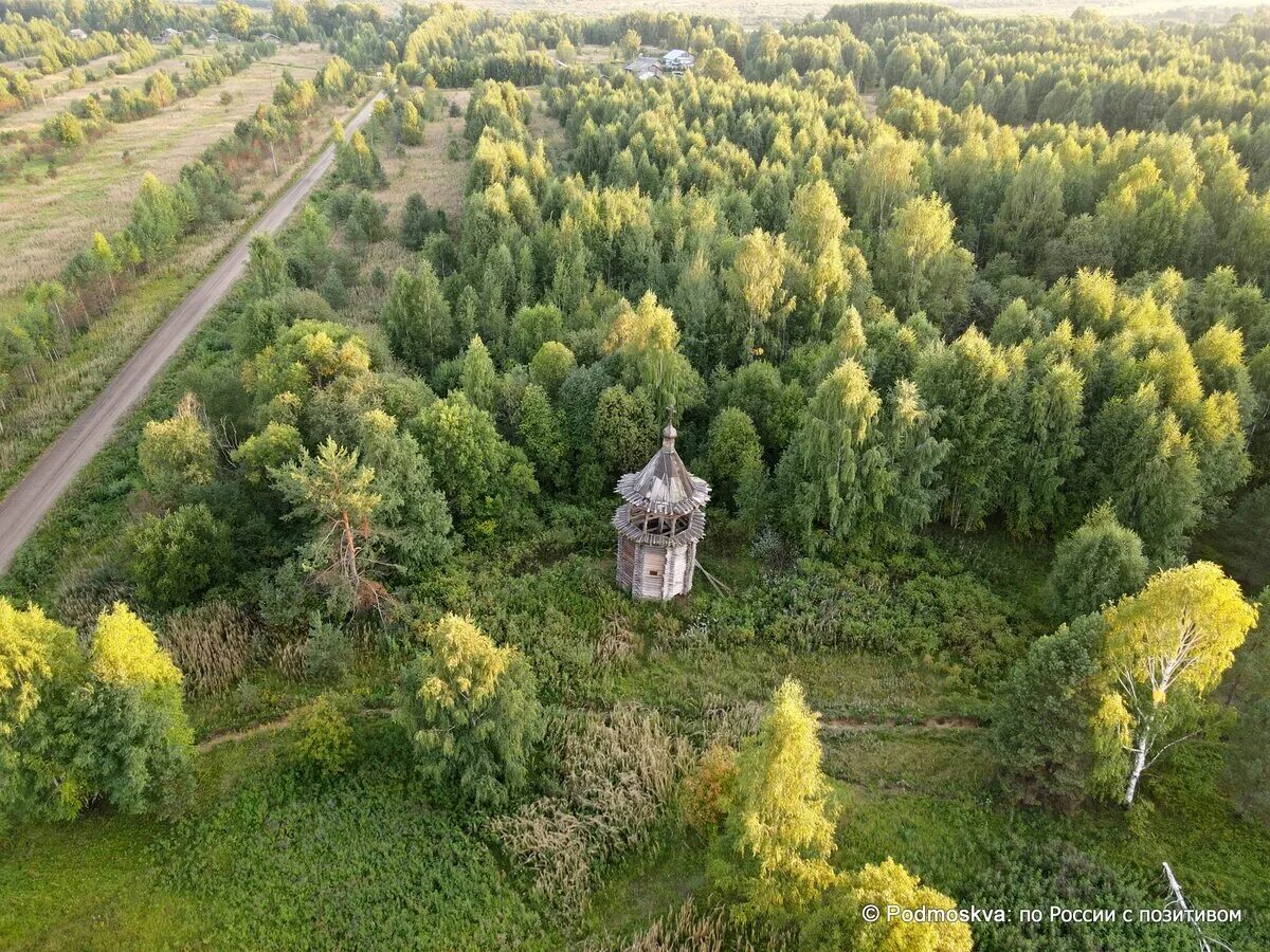 Чудом держится. Колокольня в Цивозеро. Цивозеро Красноборский район Архангельской области фото.