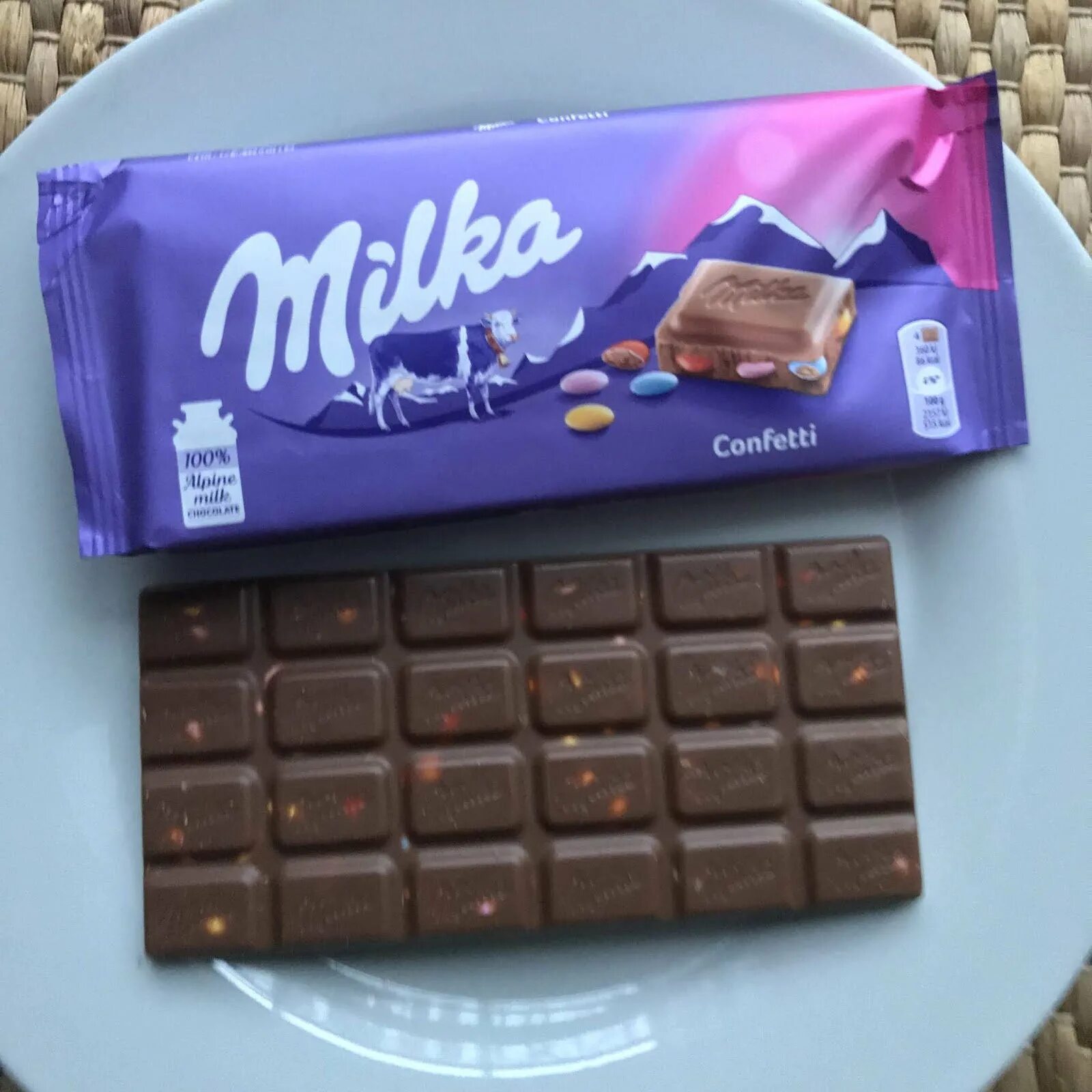 Шоколад "Milka". Шоколадка Милка Confetti. Шоколад Milka большая плитка с печеньем. Большая шоколадка Милко. Милка красивая