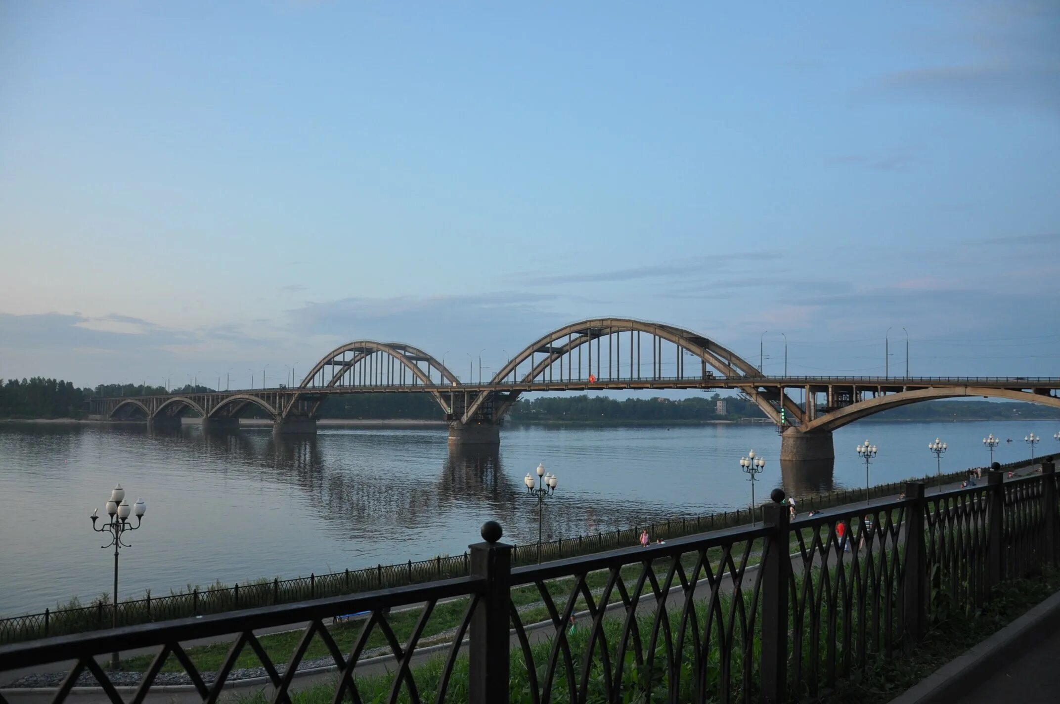 Мост через волгу в нижнем новгороде. Нижний Новгород мост через Волгу. Дубна мост через Волгу. Мост через Волгу в Казани. Мост в Угличе через Волгу.