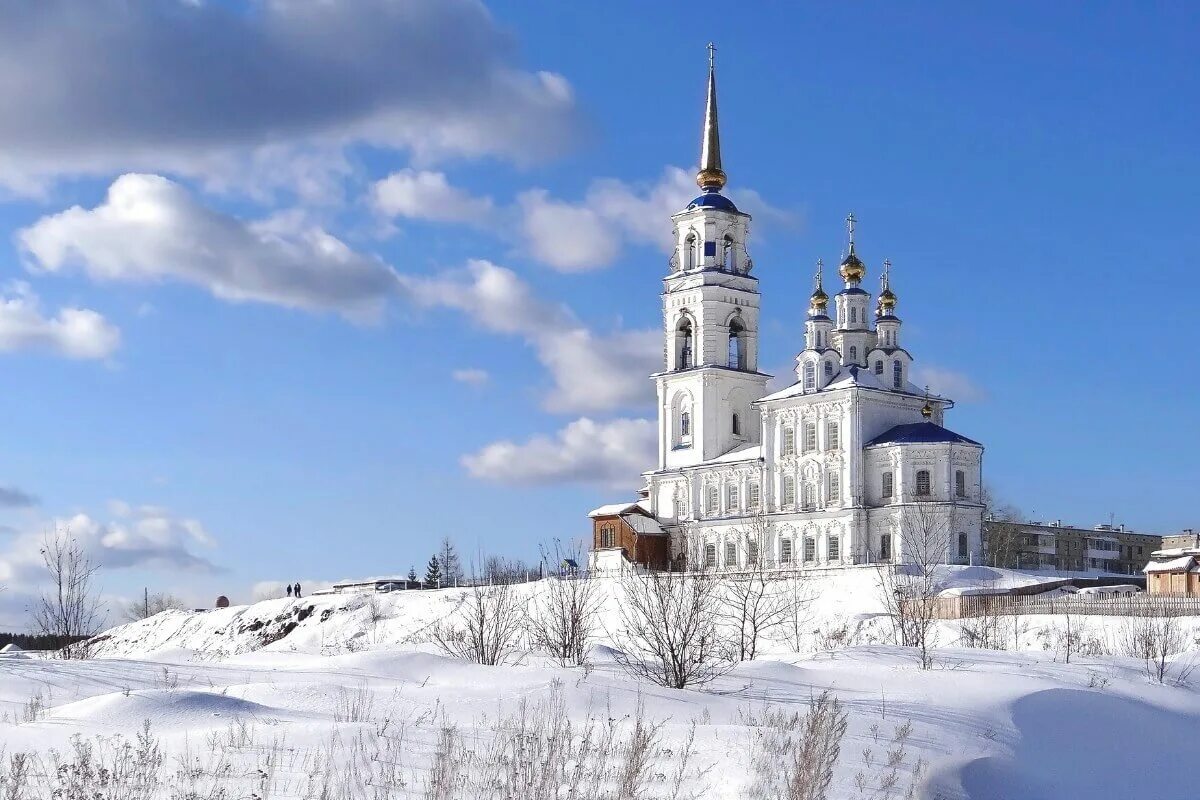 Североуральск пермь. Североуральск Петропавловская Церковь. Храм в Североуральске Свердловской области.