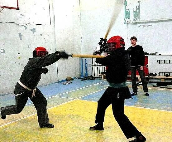 Спортивный ножевой бой. Колющий удар мечом. Фехтование на катанах в Казани. Прямой удар мечом.