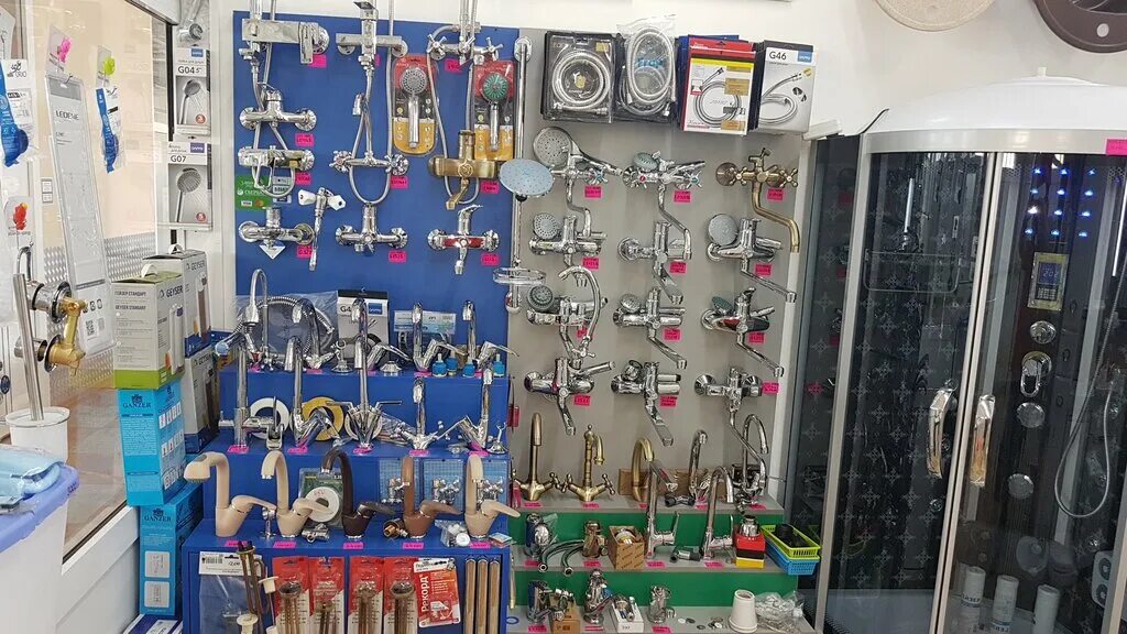 сантехник сток фото. рынок тетерино в можайске гросс павильон 287. коллекторный узел водоснабжения. будни сантехника. монтаж водоснабжения.