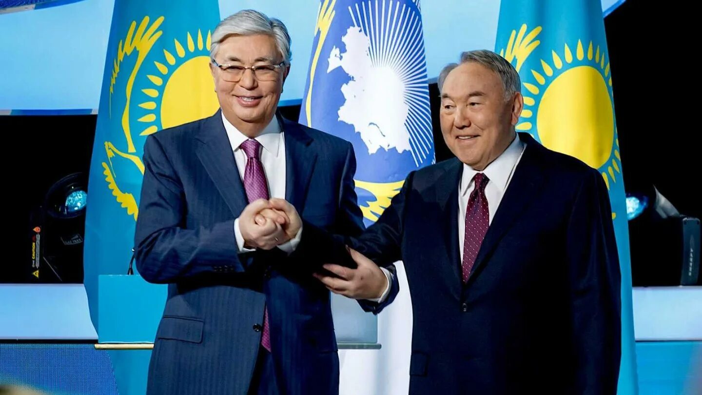 Токаев и Назарбаев. Касым-Жомарт Токаев и Назарбаев. Елбасы и Токаев.