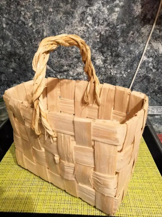 Корзины из сосновой дранки. Корзина из щепы. Корзина из лыка. Корзинки из щепы. Сосновая дранка для корзин.