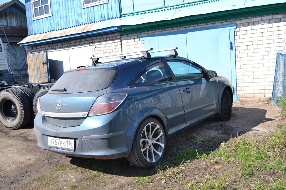 Багажник крыша opel. Багажник на крышу Opel Astra h. Рейлинги Opel Astra h GTC. Багажник на крышу Opel Astra h GTC.