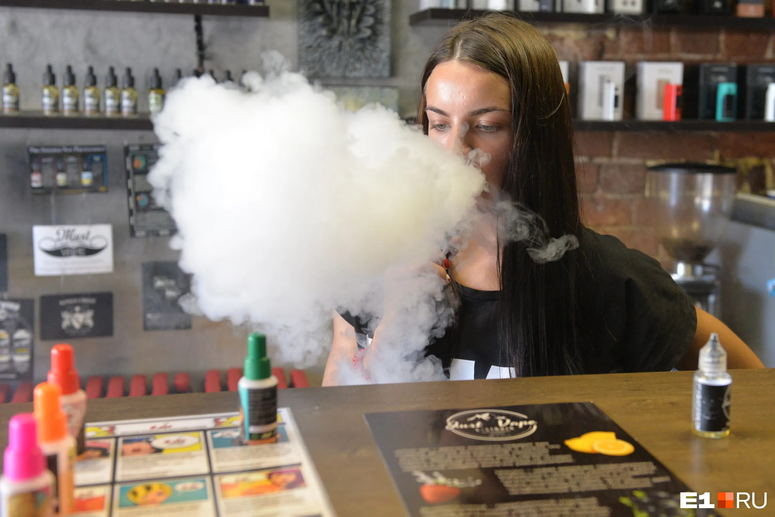 где вейп видео. вейпер. где вейп видео. где вейп видео. парение электронных сигарет.