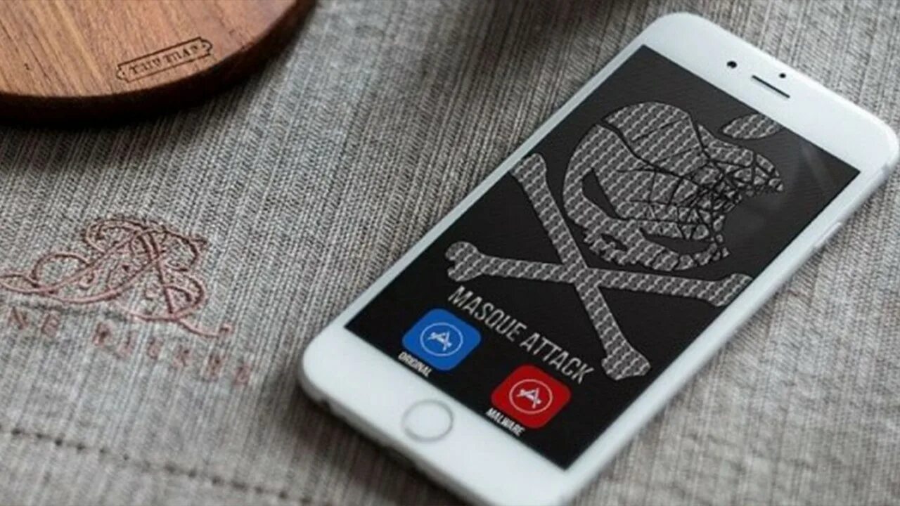 Iphone хакер. Фотографии взлома телефона. Взламывание телефона. Айфон яблоко хаки. Хак айфона.