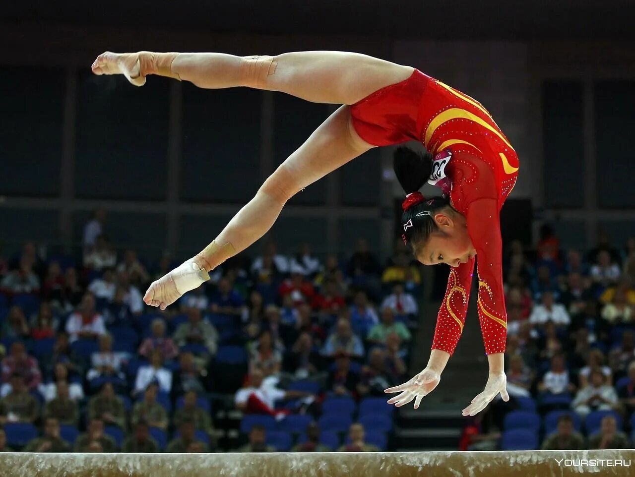 Николас Куперус гимнастика. Маккайла Марони опорный прыжок. Спортивная гимнастика вольные упражнения.