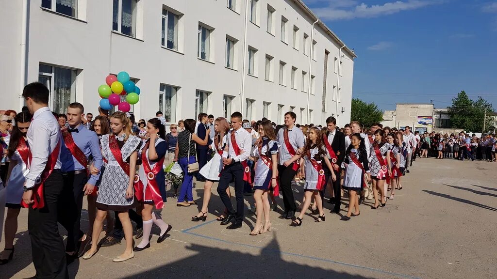 Новости моу сош. Школа 6 гимназия. Школа 5 выпуск 2017. Школа номер 4 Курганинск выпускники. Выпускной школа 6 Джанкой 2013.