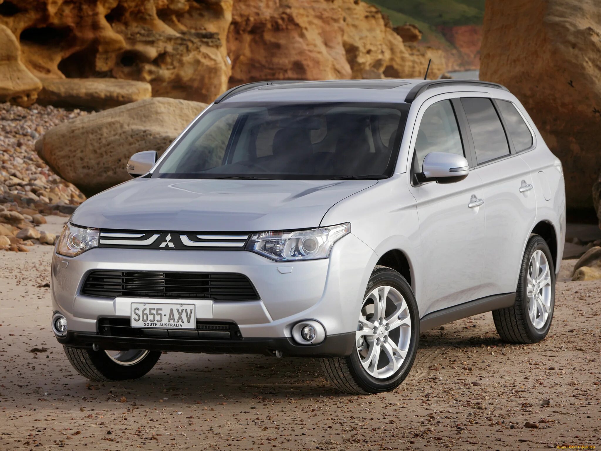 Авто мицубиши. Мицубиси Аутлендер. Машина Митсубиши Аутлендер.. Mitsubishi Outlander Mitsubishi Outlander. Лансер Аутлендер.