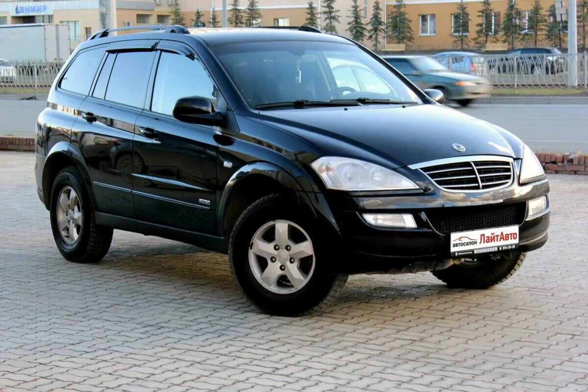 Саньенг чей. Саньенг Кайрон. SSANGYONG Kyron 6. Саньенг Кайрон черный. SSANGYONG Kyron 1.