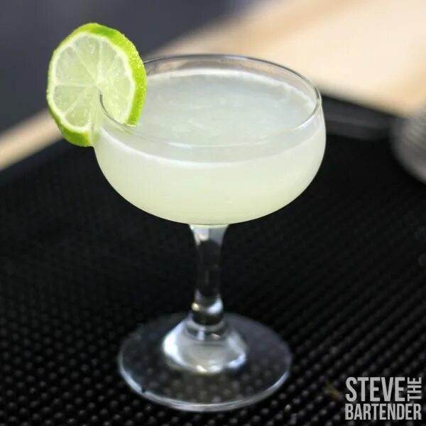 Gimlet. Gimlet cocktail. gimlet коктейль. джин гимлет. буравчик коктейль.