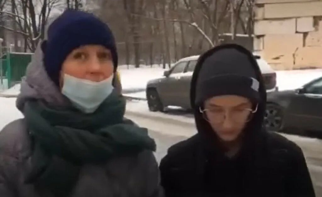 Детский дом ужасные условия. Забота о животных волонтерство. Приют ковчег село махра. Девочки из приюта. Девочкой живущей в приюте.