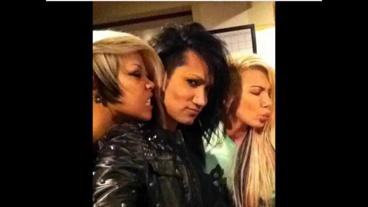Ashley and andrew. Ashley purdy с короткими волосами. andrew and ashley.