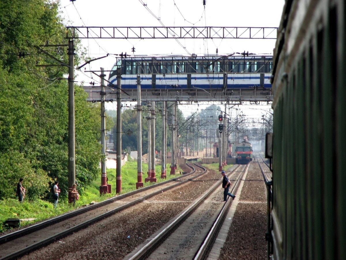 Электричка до москвы. Чс2т 1019. Жд станция ховрино. Станция сходня химки. Жд станция останкино.