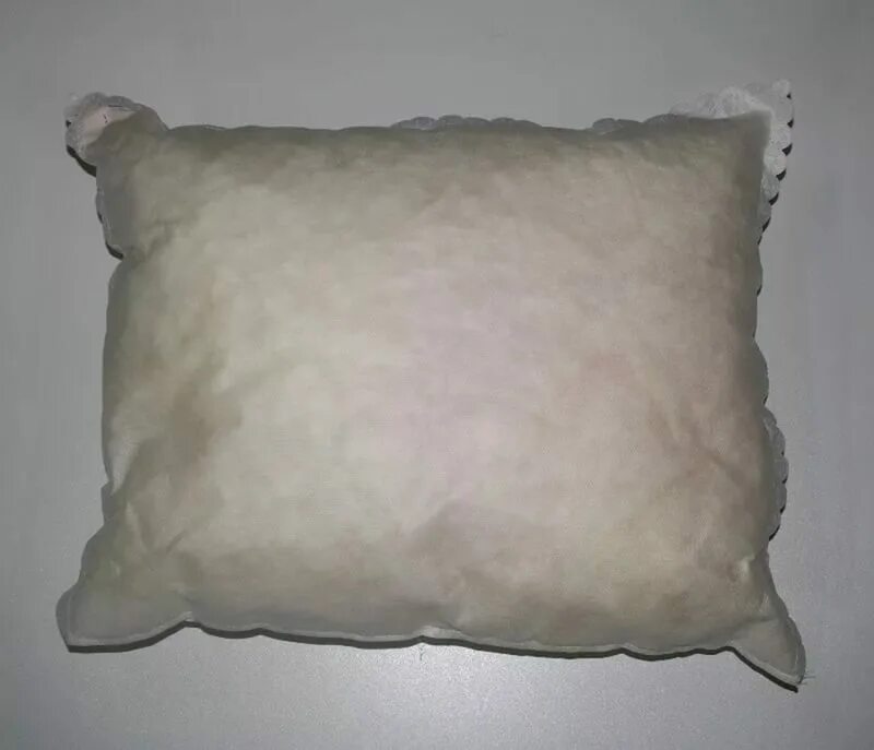 Подушка из синтепона своими руками. Подушка белая в снегу. Мокрая подушка. Эскиз подушки. Подушка от храпа motion pillow.