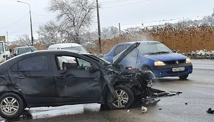 Авария в красноармейском районе волгограда. Дтп волгоград красноармейский. Авария в красноармейском районе волгограда. Авария в красноармейском районе. Авария в красноармейском районе волгограда.