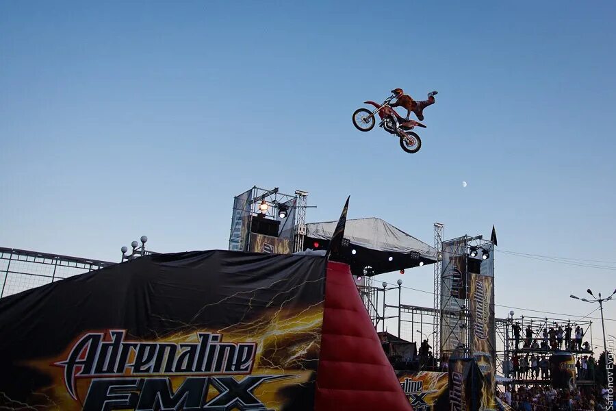 Адреналин победы. Адреналин Раш 2012. Adrenaline Rush FMX. Adrenaline FMX Rush торговая марка. Красноярск FMX Adrenaline Rush.