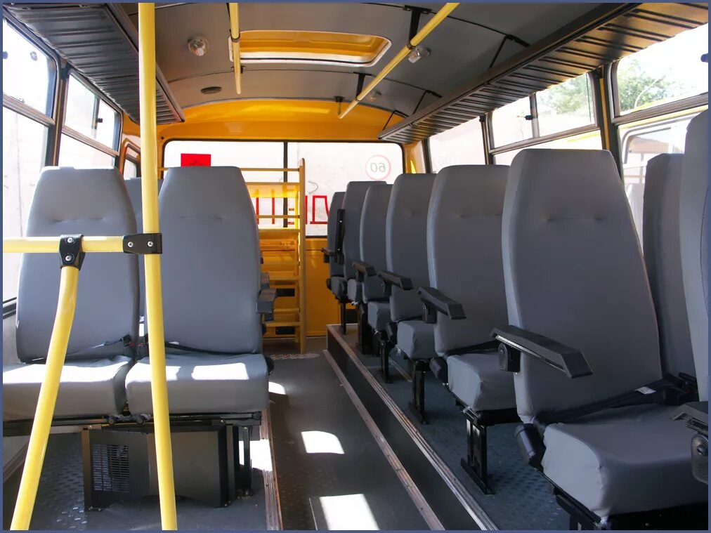 Сколько мест в автобусе паз. Паз 32053-70 салон. школьный автобус паз 32053-70 салон. паз 32053 салон. паз 32053 сидения.