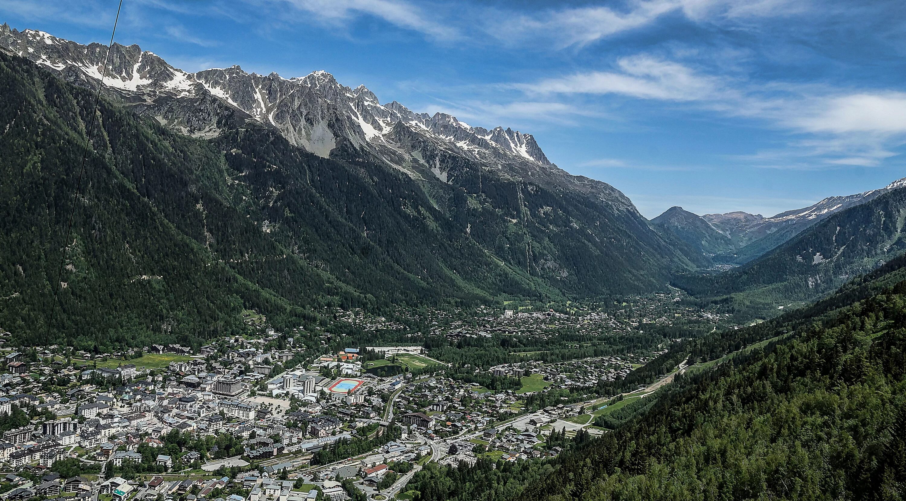 The high mountain in europe is. Долина Шамони Франция. Монблан Швейцария. Долина Шамони Монблан.. Франция Альпы Шамони.