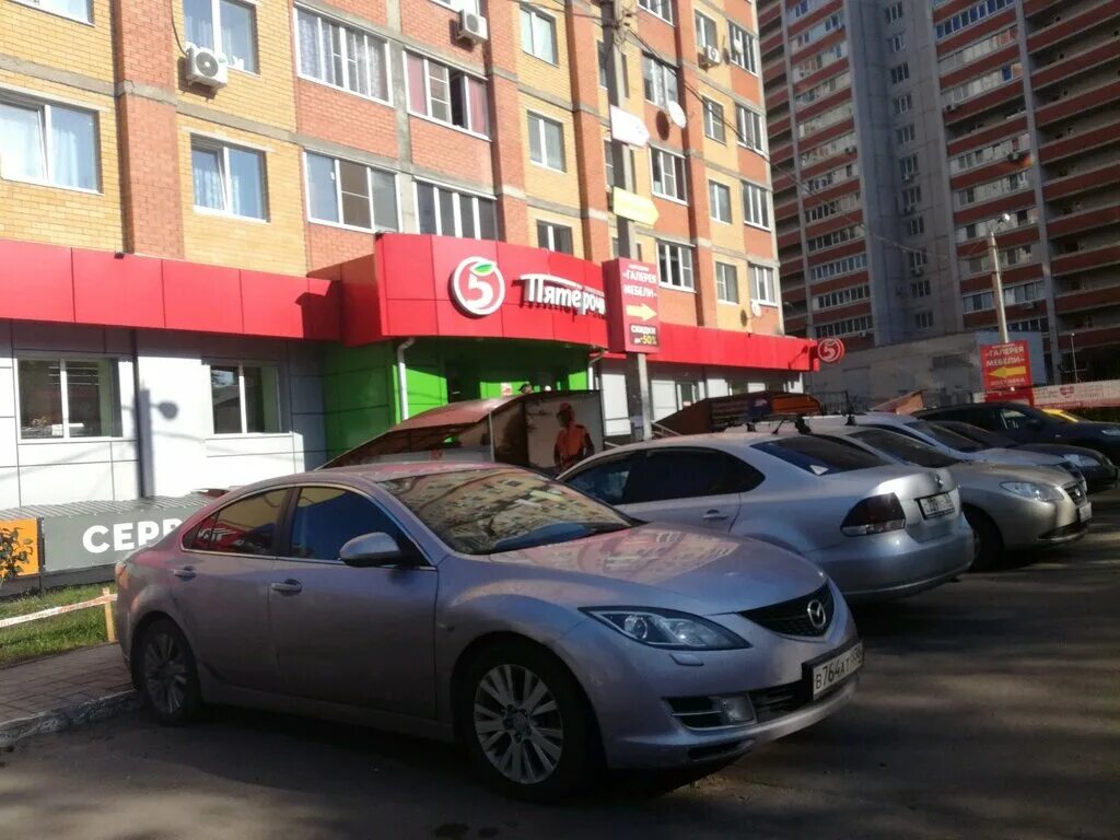 магазин пятерочка в жилом доме. бульвар победы 48а воронеж. мск волжский. пятерочка бульвар победы. пятерочка бульвар победы.