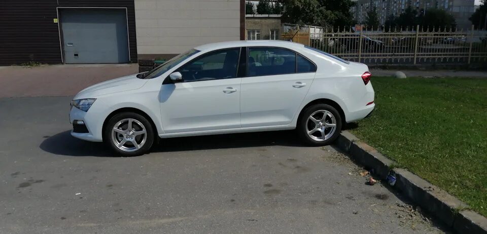 Рапид на 16 дисках фото Колеса Skoda Rapid (1G), 1,4 л, 2018 года колёсные диски DRIVE2