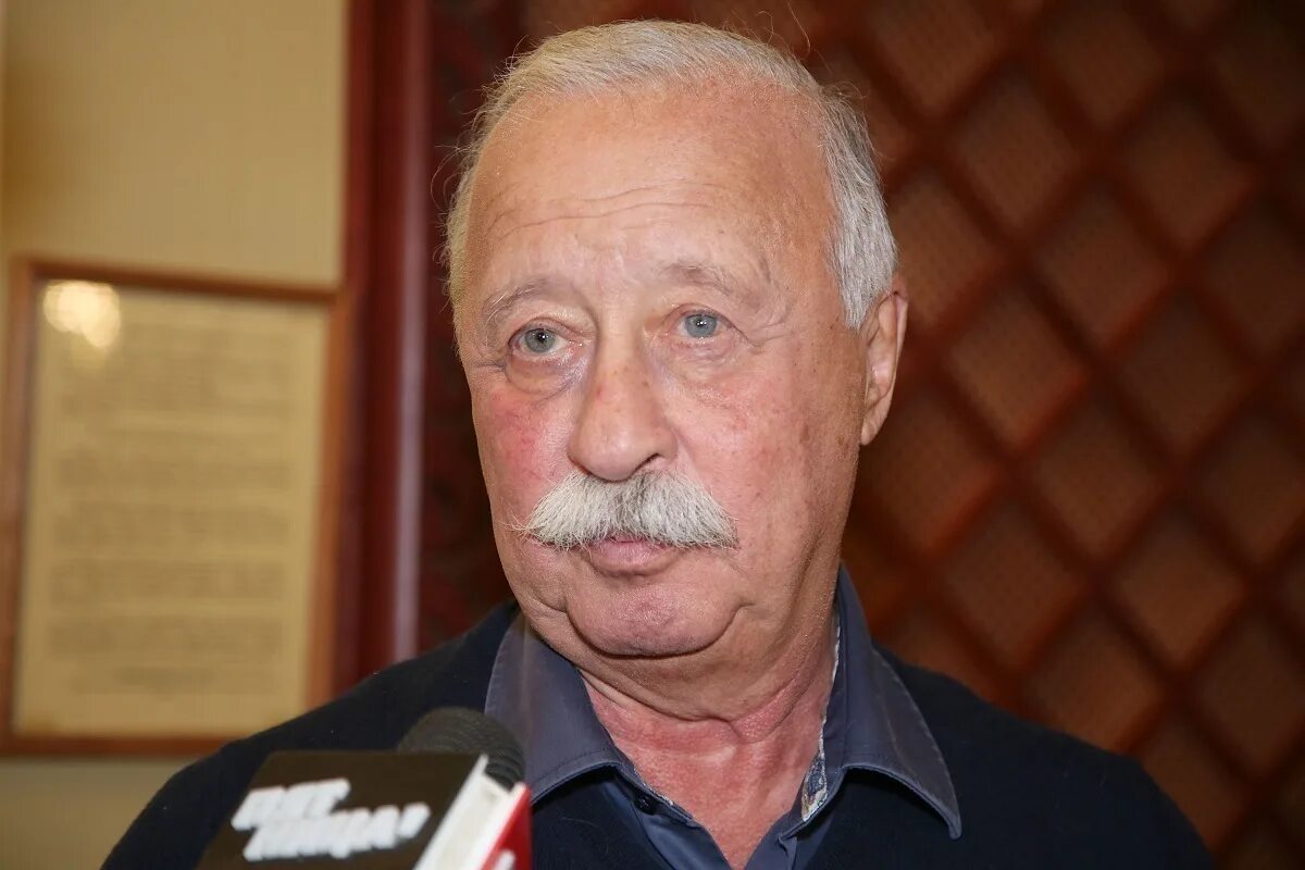 Якубович угодил в скандал из-за шутки про "вонючую" Камчатку - МК